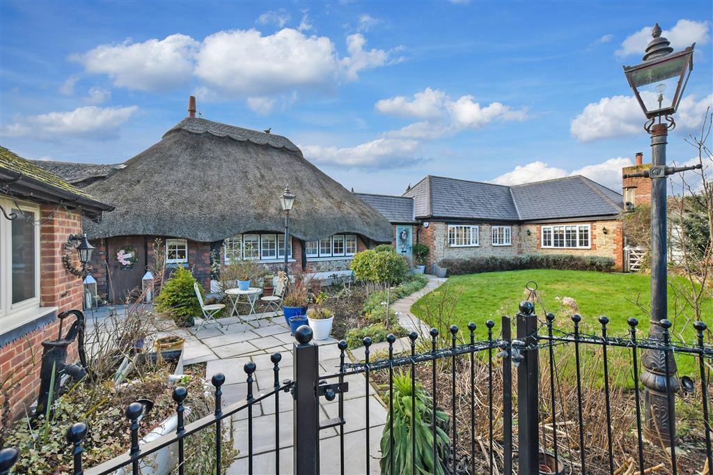 North Bersted Street, Bognor Regis, West Sussex 3 bed detached bungalow