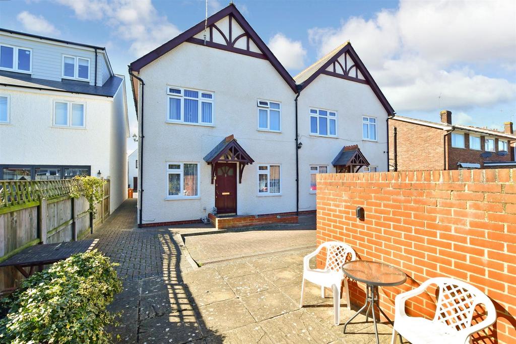 Stanley Road, Herne Bay, Kent 1 bed ground floor flat £160,000