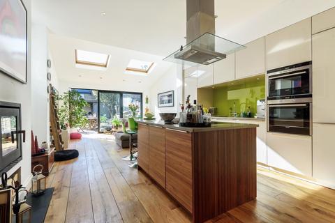 13 Burton Road, Kingston Upon Thames, KT2 5TG