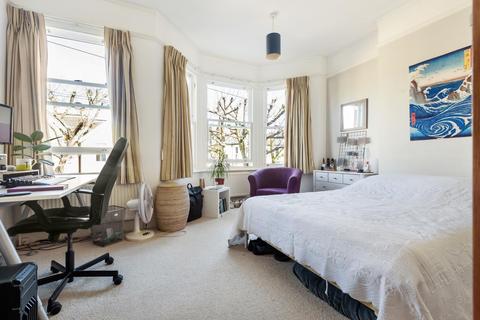 13 Burton Road, Kingston Upon Thames, KT2 5TG