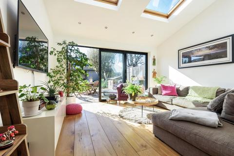 13 Burton Road, Kingston Upon Thames, KT2 5TG