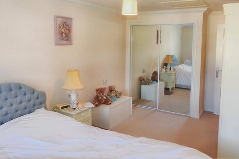 2 bedroom retirement property for sale - Lord Rosebery Lodge, Elm Grove, Epsom KT18