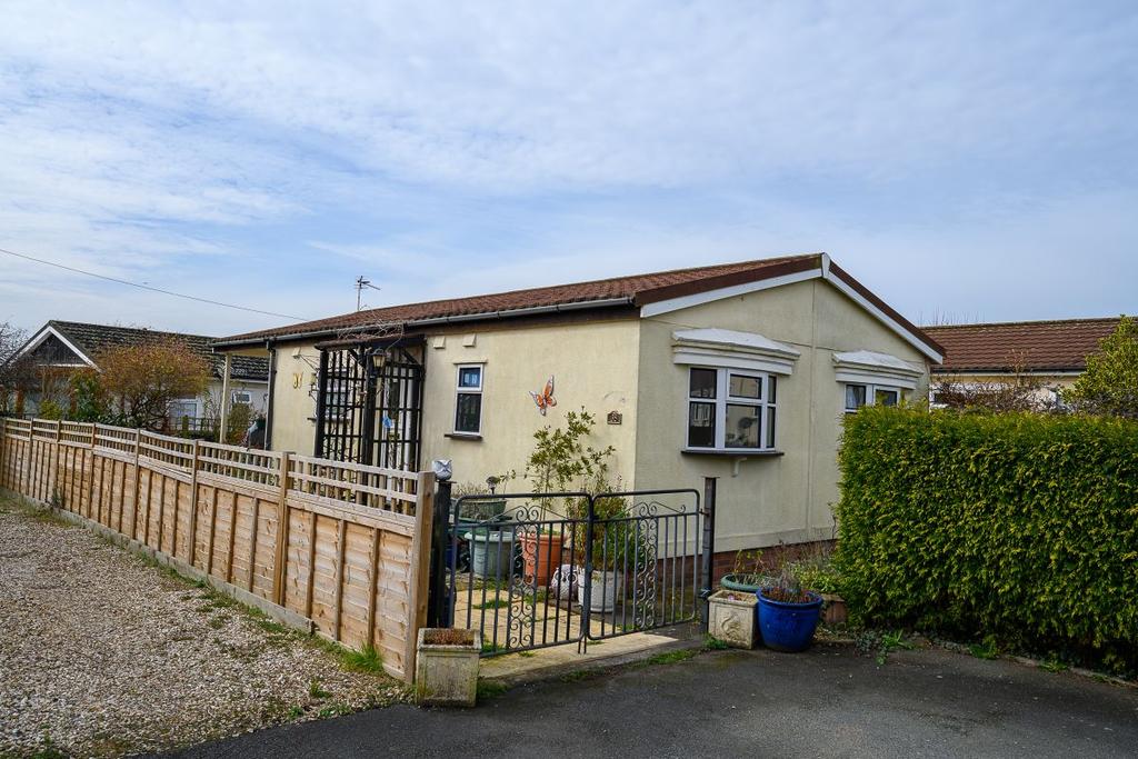 Three Counties Park, Upper Pendock... 2 bed park home £90,000