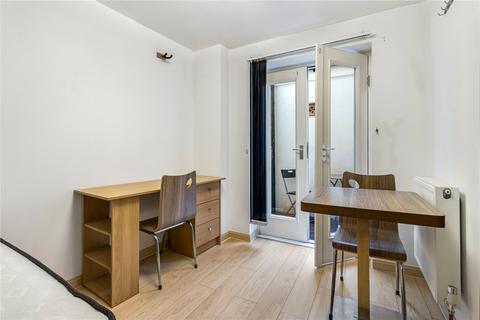 Studio to rent, Dawes Road, London, SW6