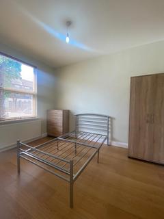 2 bedroom flat to rent - Francis Road, London, E10 6PL