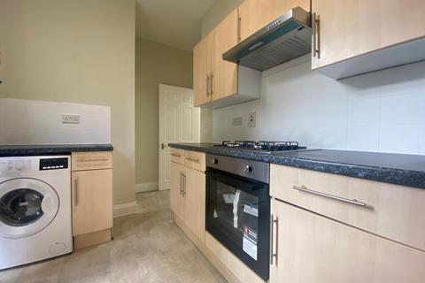 2 bedroom flat to rent - Francis Road, London, E10 6PL