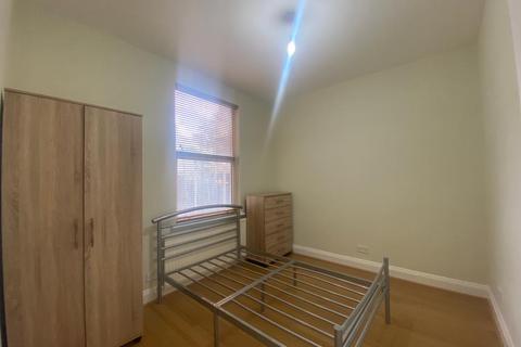 2 bedroom flat to rent - Francis Road, London, E10 6PL