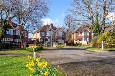 8 Balmore Drive, Caversham, Reading, RG4 8NL