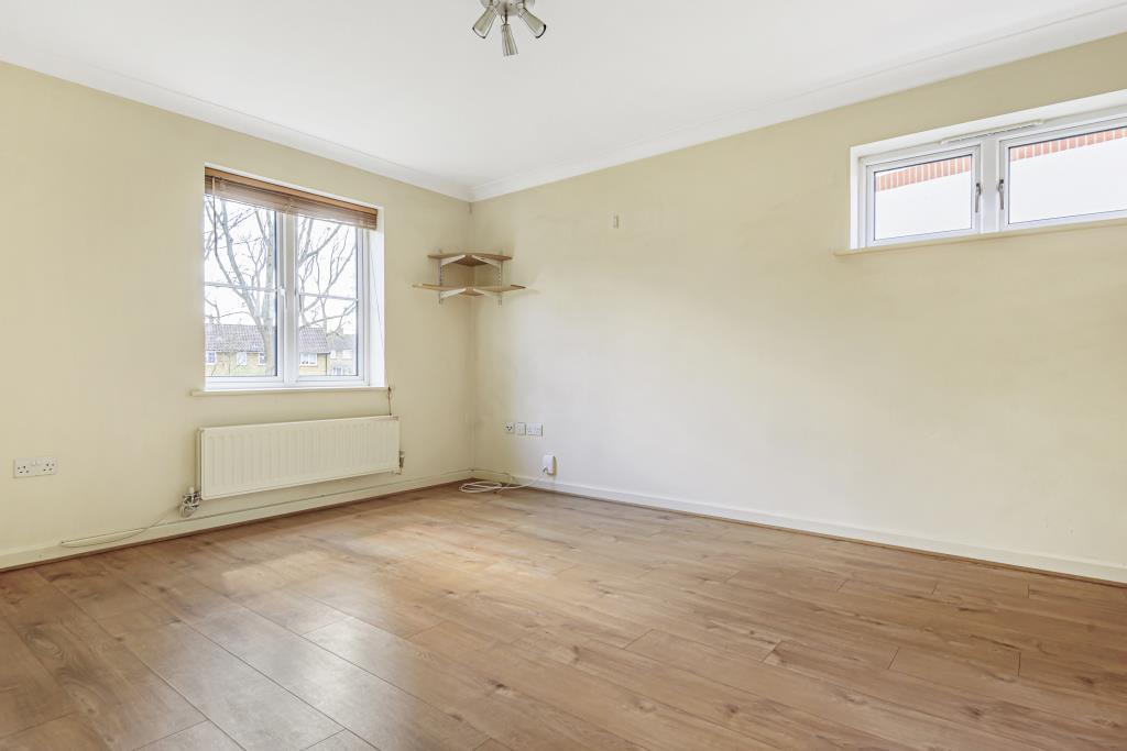 Rowley Close, Bracknell, RG12 2 bed apartment £1,050 pcm (£242 pw)