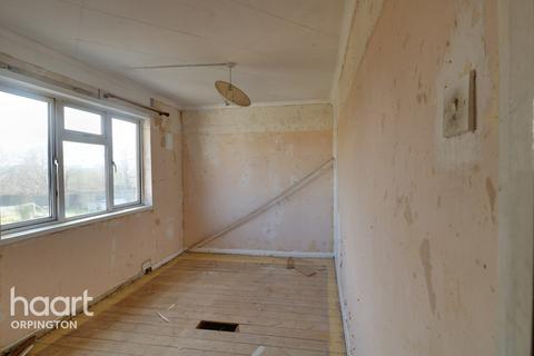 134 Ravensbury Road, Orpington, BR5 2NJ