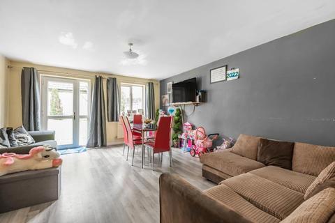 16 Donnington Close, Witney, OX28 5FR