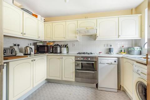 16 Donnington Close, Witney, OX28 5FR