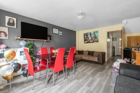 16 Donnington Close, Witney, OX28 5FR