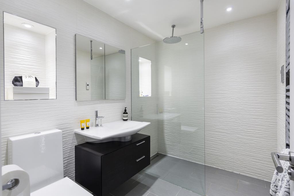 En-suite bedroom Two