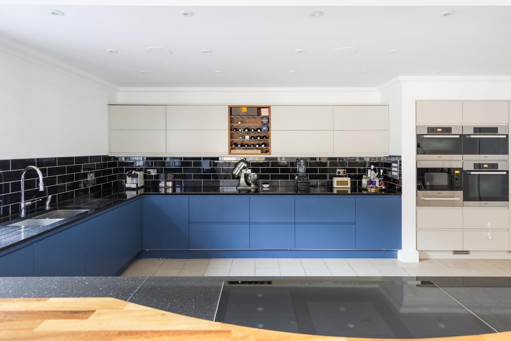 Kitchen 1
