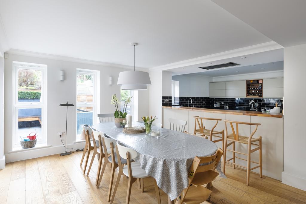Dining and Breakfast Bar