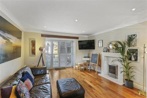 33 Leabank Square, London, E9 5LP