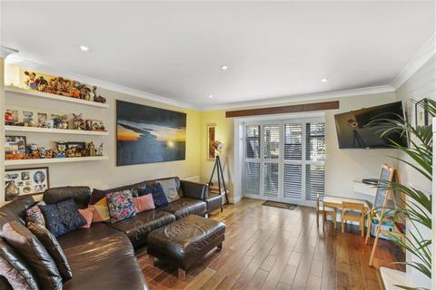33 Leabank Square, London, E9 5LP