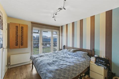 33 Leabank Square, London, E9 5LP