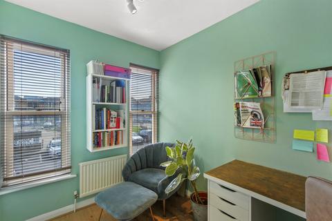 33 Leabank Square, London, E9 5LP