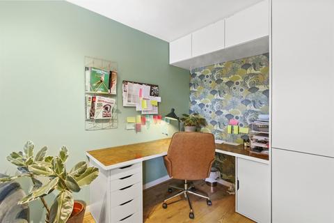 33 Leabank Square, London, E9 5LP