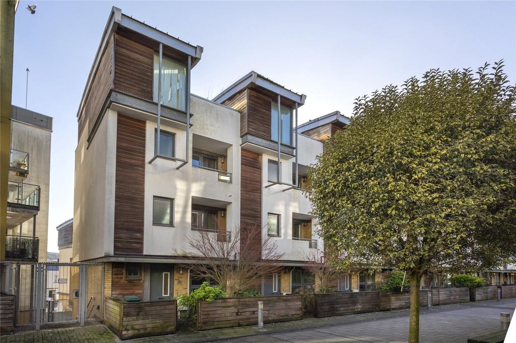 Kingscote Way, Brighton, East Sussex, BN1 4 bed end of terrace house