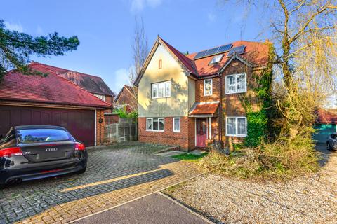 5 bedroom detached house for sale - Monarch Way, Winchester, Hampshire, SO22