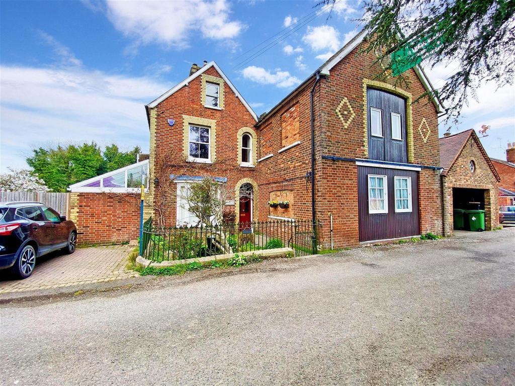 Chapel Lane, Staplehurst, Kent 5 bed semidetached house £800,000