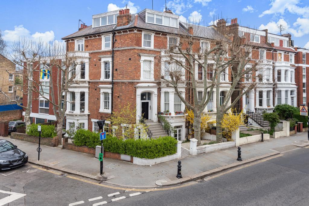 St. Quintin Avenue, Royal Borough of... 1 bed flat £575,000