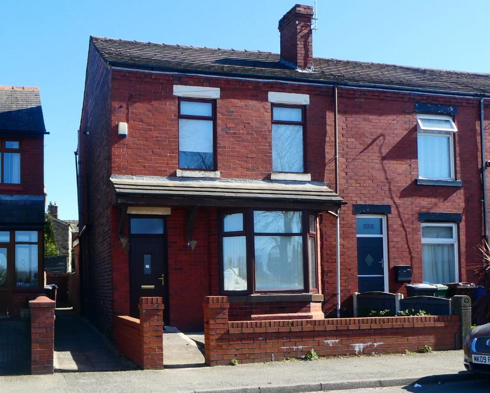 Upholland Road, Orrell, WN5 3 bed end of terrace house £775 pcm (£179 pw)
