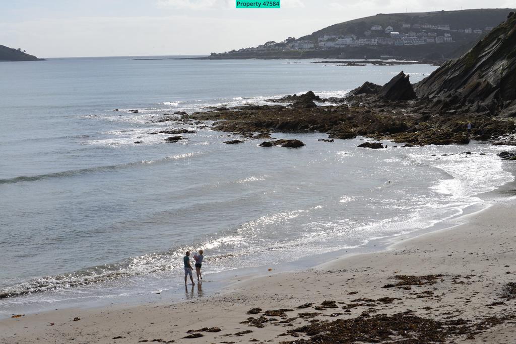Millendreath Beach