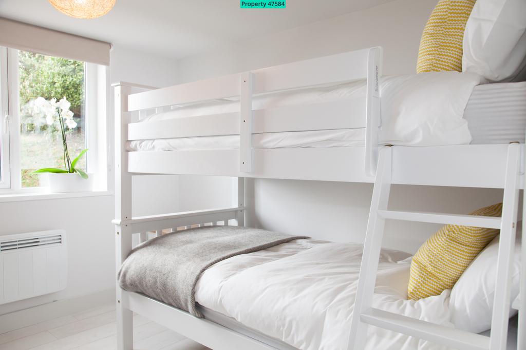A standard second bedroom layout