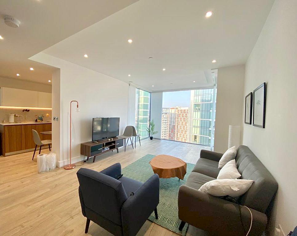 Neroli House, 14 Piazza Walk, Goodman's Field, London E1 1 bed flat £