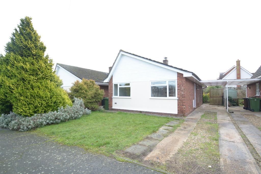 Whitehouse Drive, Long Stratton 2 bed detached bungalow £750 pcm (£