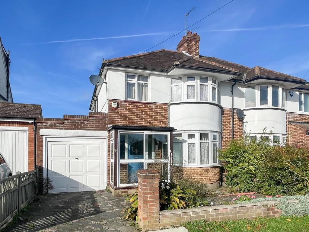 Sunningdale Avenue, Ruislip 3 bed semidetached house for sale £700,000
