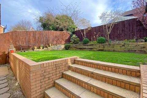 13 Burns Way, Harrogate, HG1 3NA