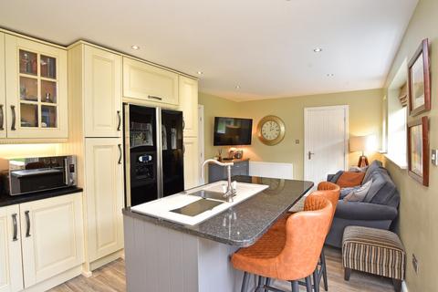 13 Burns Way, Harrogate, HG1 3NA