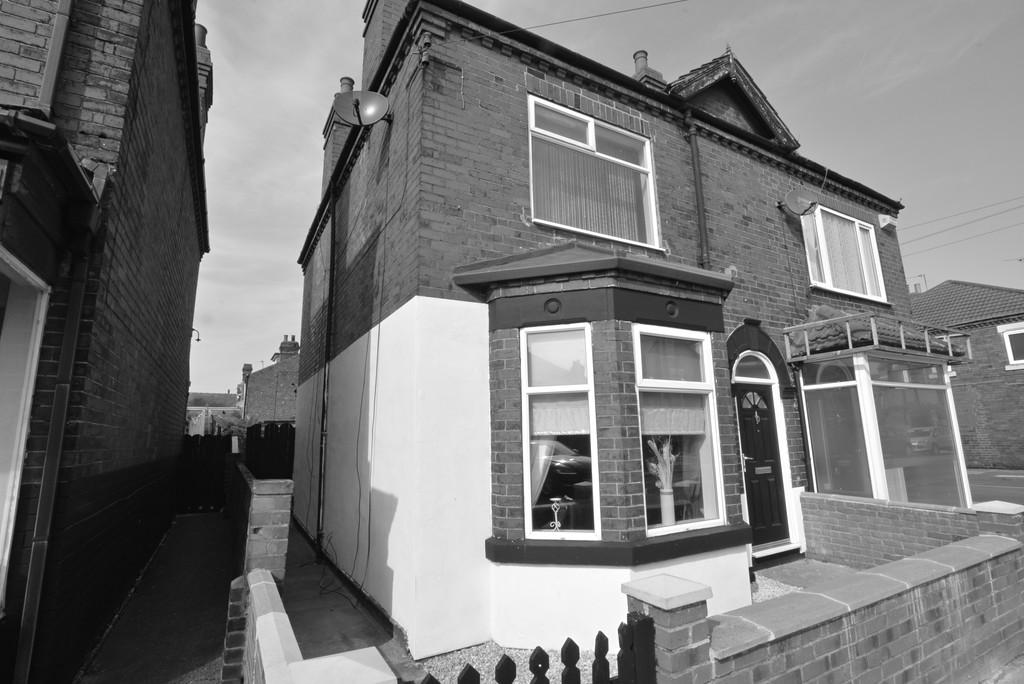 Westfield Avenue, Goole 3 bed semidetached house £155,000