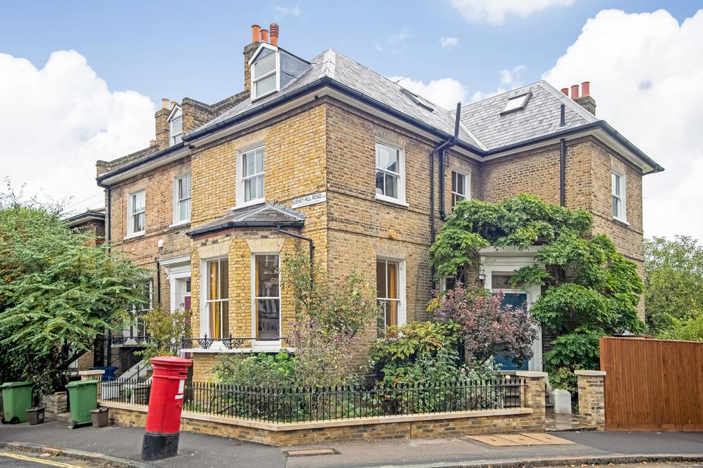 Bushey Hill Road, London, SE5 4 bed end of terrace house to rent £4,250 pcm (£981 pw)