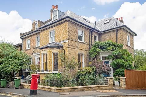 4 bedroom end of terrace house to rent, Bushey Hill Road, London, SE5