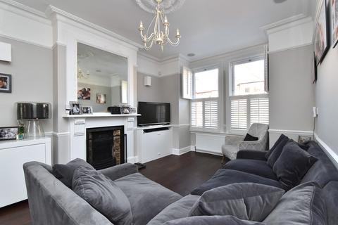 11 Lutwyche Road, London, SE6 4EP