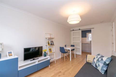 11/3 Murano Place, Edinburgh, EH7 5HH