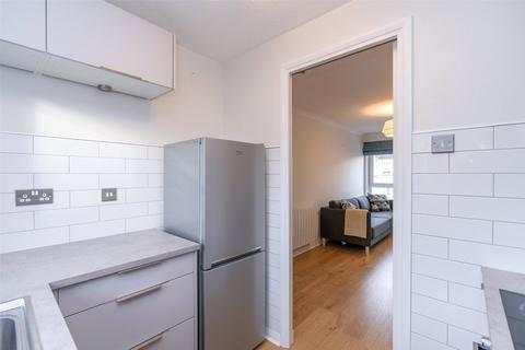 11/3 Murano Place, Edinburgh, EH7 5HH