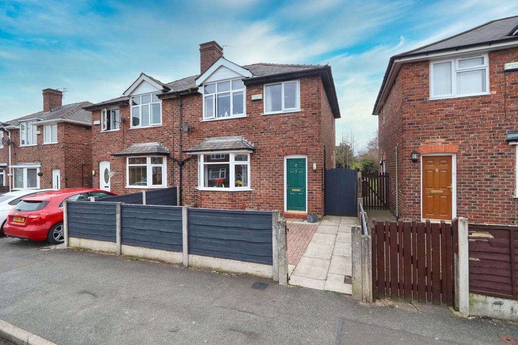 Lancaster Road, Cadishead 3 bed semidetached house £200,000