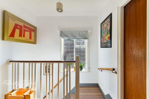 3 bedroom detached house for sale, Bushmoor Crescent, LONDON
