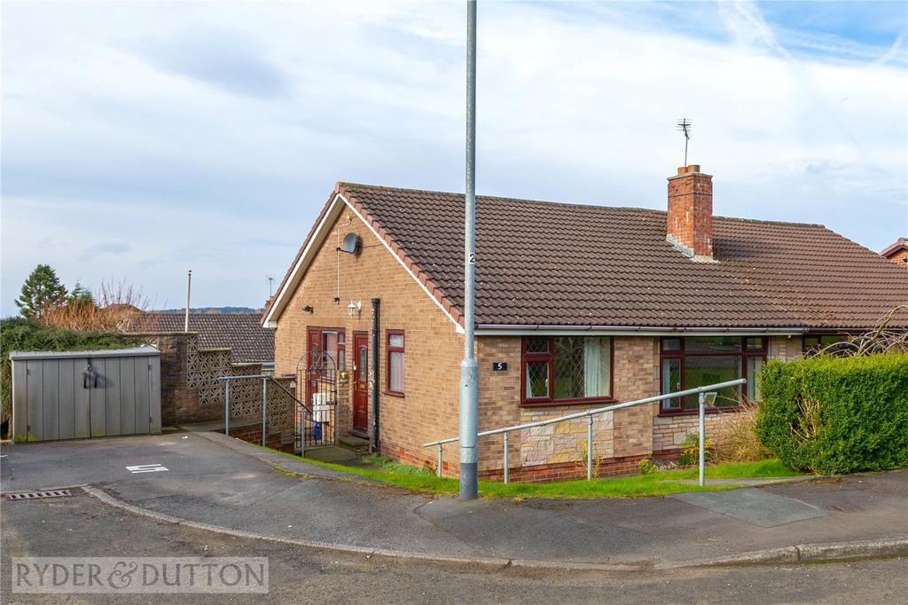 Two Acre Drive, High Crompton, Shaw, Oldham, OL2 2 bed bungalow £245,000