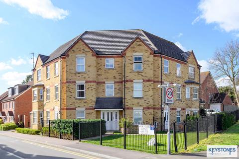Flat 6, Hampton Court, 2 Hyde Close, Romford, RM1 4WF