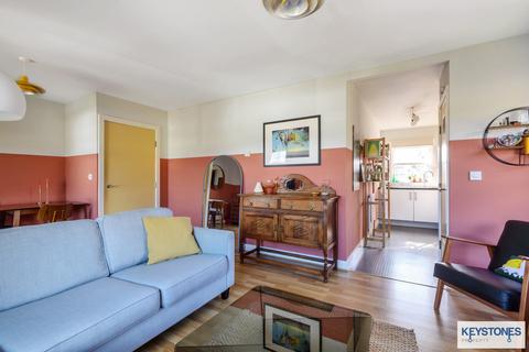 Flat 6, Hampton Court, 2 Hyde Close, Romford, RM1 4WF
