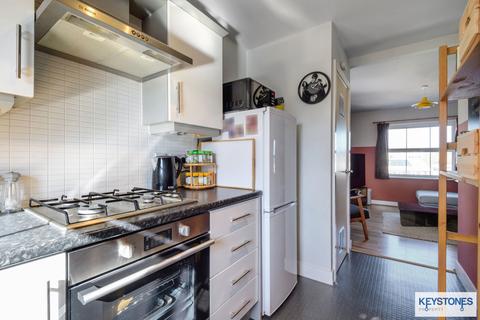 Flat 6, Hampton Court, 2 Hyde Close, Romford, RM1 4WF