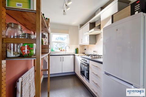 Flat 6, Hampton Court, 2 Hyde Close, Romford, RM1 4WF